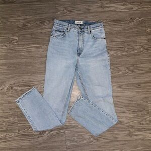 Abercrombie & Fitch 90s Slim Straight Ultra High Rise Light Blue Women’s Sz 28